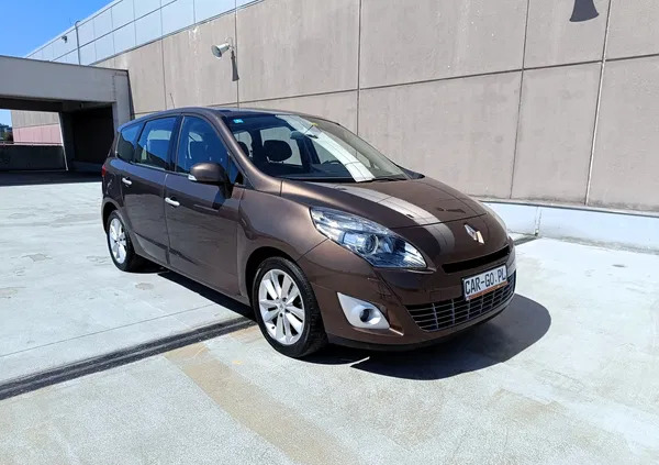 renault lubelskie Renault Scenic cena 26300 przebieg: 245000, rok produkcji 2010 z Piaseczno